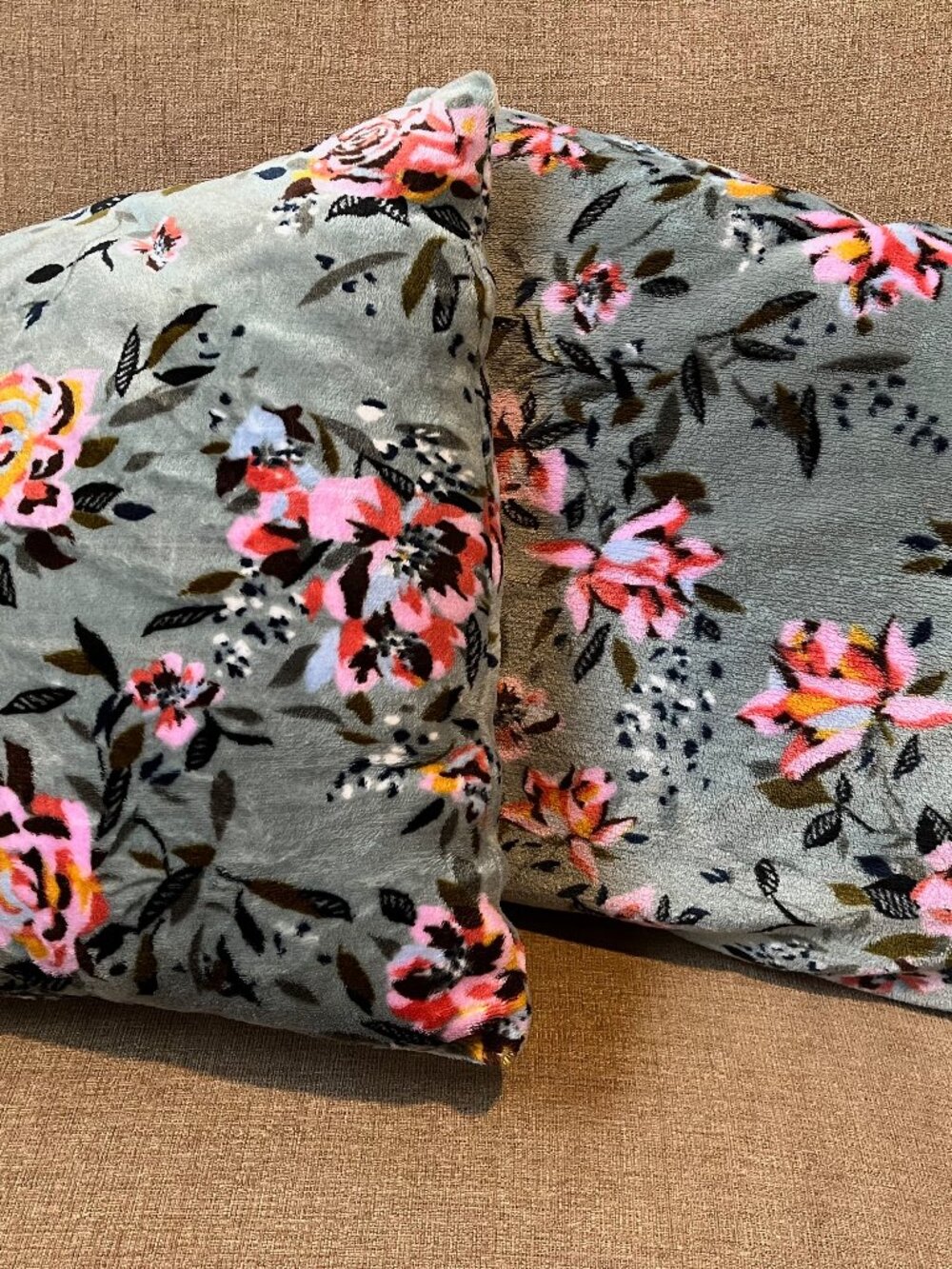 Vera Bradley 18" throw pillow set